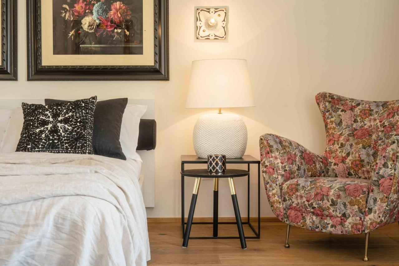 Casavostra - Ambience Suites Ostra Vetere Eksteriør billede