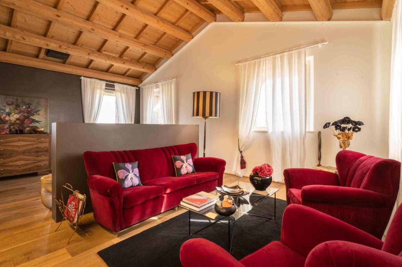 Casavostra - Ambience Suites Ostra Vetere Eksteriør billede